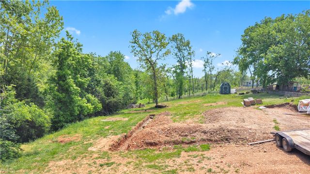 131 Hobbs Road, Rogers, AR 72756