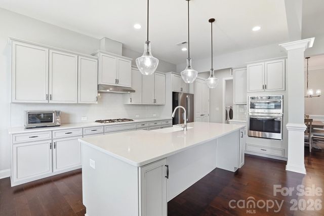 301 Hollyhock Drive, Matthews, NC 28104