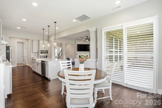 301 Hollyhock Drive, Matthews, NC 28104