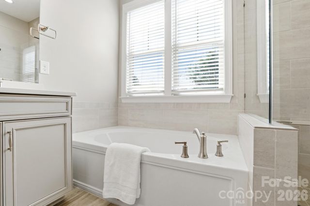 301 Hollyhock Drive, Matthews, NC 28104