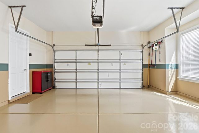 301 Hollyhock Drive, Matthews, NC 28104