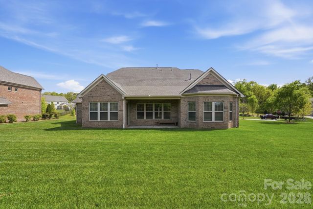 301 Hollyhock Drive, Matthews, NC 28104