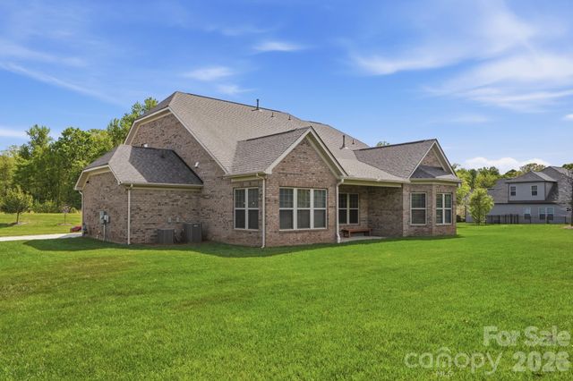 301 Hollyhock Drive, Matthews, NC 28104