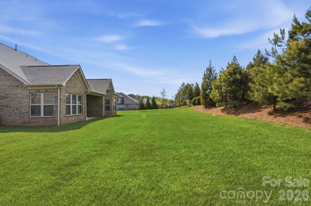 301 Hollyhock Drive, Matthews, NC 28104