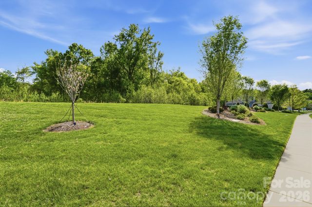 301 Hollyhock Drive, Matthews, NC 28104