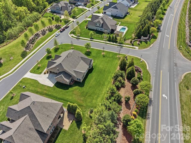 301 Hollyhock Drive, Matthews, NC 28104