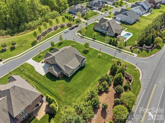 301 Hollyhock Drive, Matthews, NC 28104