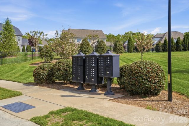 301 Hollyhock Drive, Matthews, NC 28104