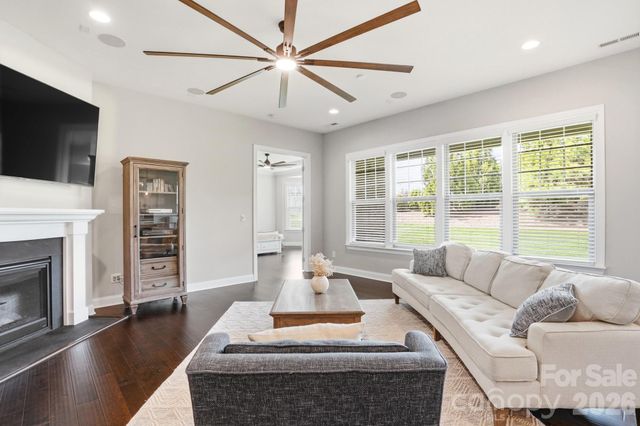 301 Hollyhock Drive, Matthews, NC 28104