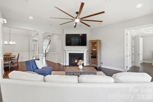 301 Hollyhock Drive, Matthews, NC 28104