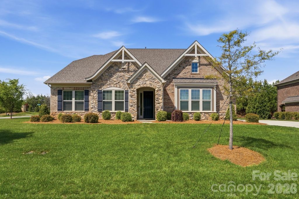 301 Hollyhock Drive, Matthews, NC 28104