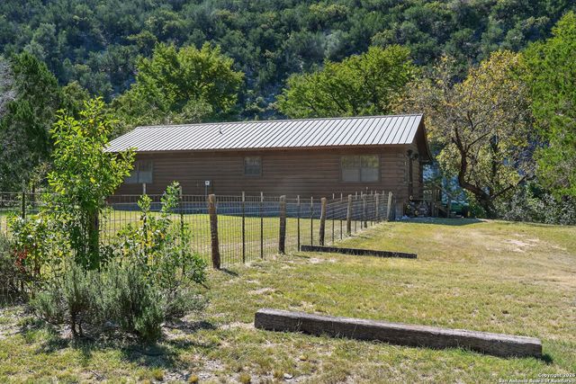648 Bluff Creek, Leakey, TX 78873