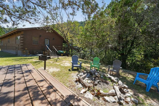648 Bluff Creek, Leakey, TX 78873