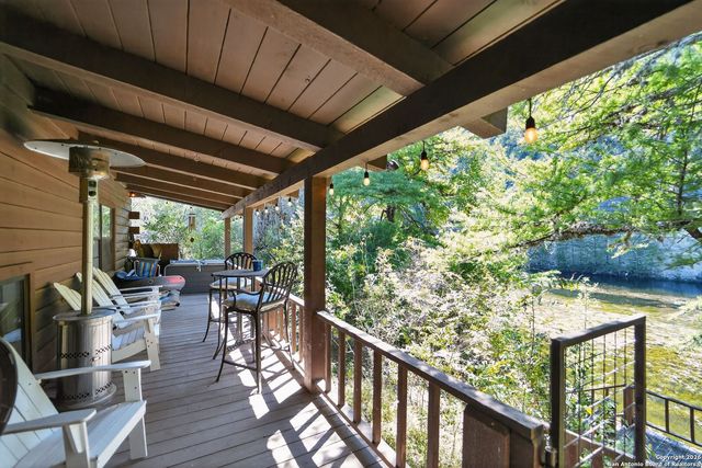 648 Bluff Creek, Leakey, TX 78873