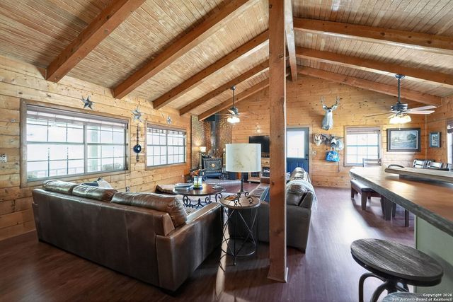 648 Bluff Creek, Leakey, TX 78873