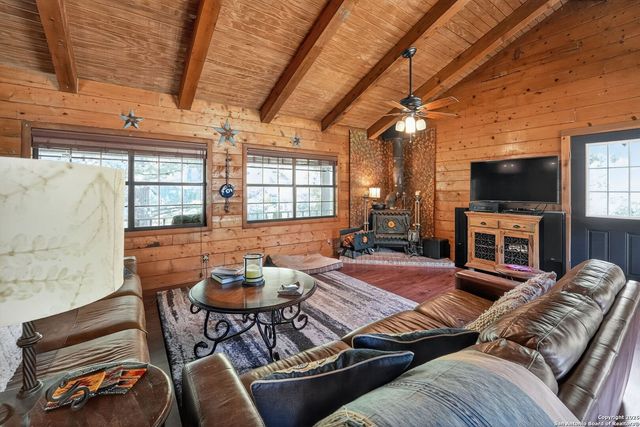 648 Bluff Creek, Leakey, TX 78873