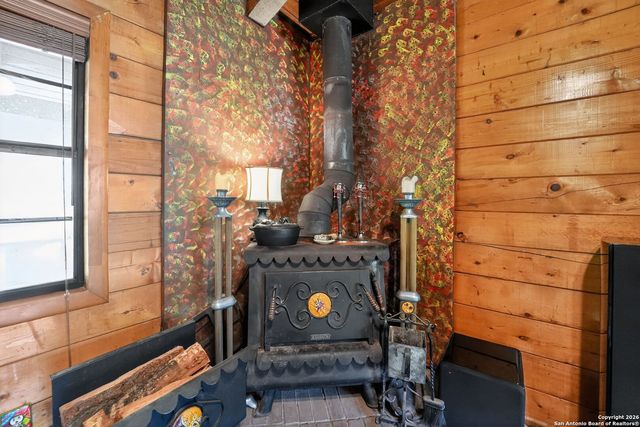 648 Bluff Creek, Leakey, TX 78873