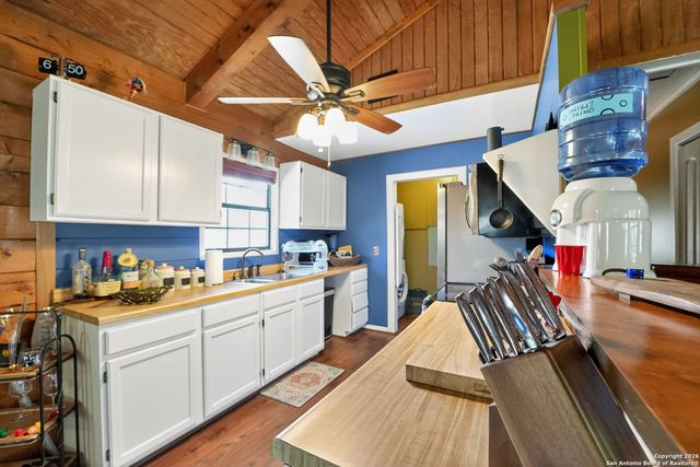 648 Bluff Creek, Leakey, TX 78873