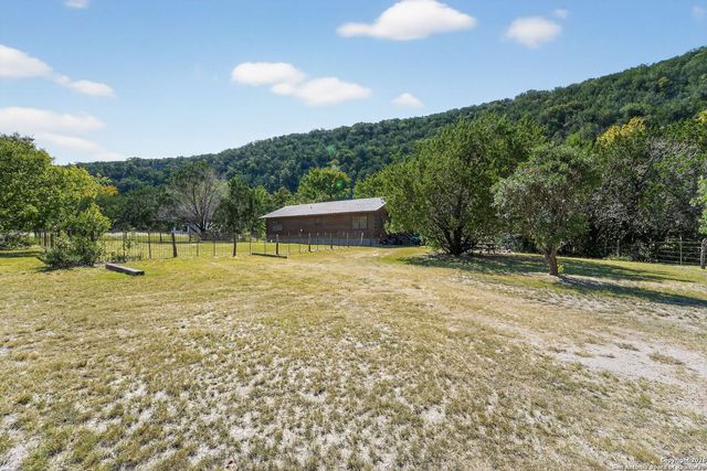 648 Bluff Creek, Leakey, TX 78873