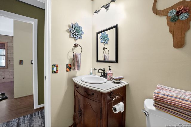 648 Bluff Creek, Leakey, TX 78873