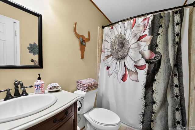 648 Bluff Creek, Leakey, TX 78873