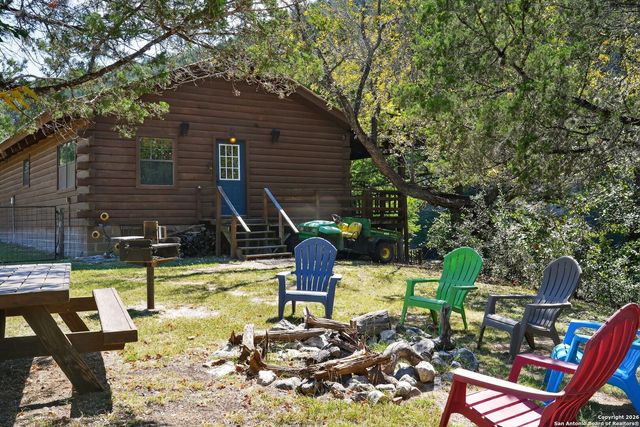 648 Bluff Creek, Leakey, TX 78873