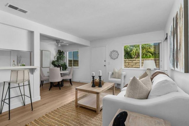 16394 Del Oro Cir 135, Huntington Beach, CA 92649
