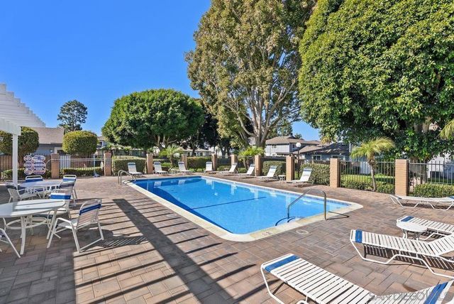16394 Del Oro Cir 135, Huntington Beach, CA 92649