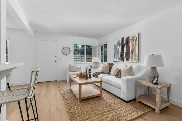 16394 Del Oro Cir 135, Huntington Beach, CA 92649