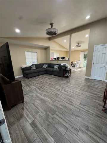 1044 E Dorset Avenue, Pomona, CA 91766