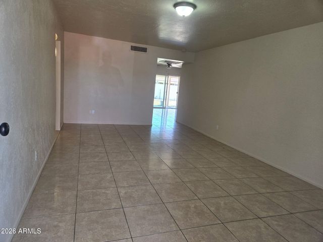 4413 W SHANGRI LA Road, Glendale, AZ 85304