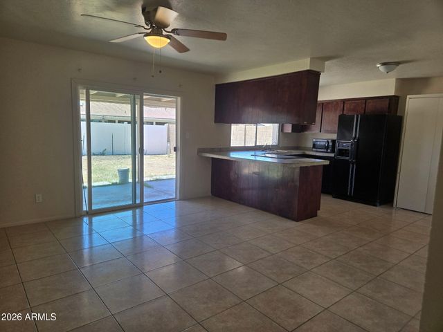 4413 W SHANGRI LA Road, Glendale, AZ 85304