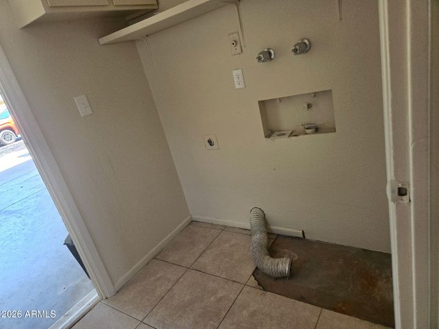 4413 W SHANGRI LA Road, Glendale, AZ 85304