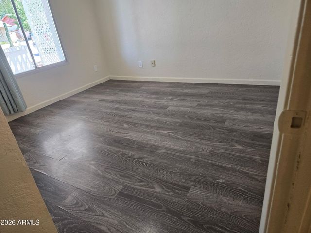 4413 W SHANGRI LA Road, Glendale, AZ 85304