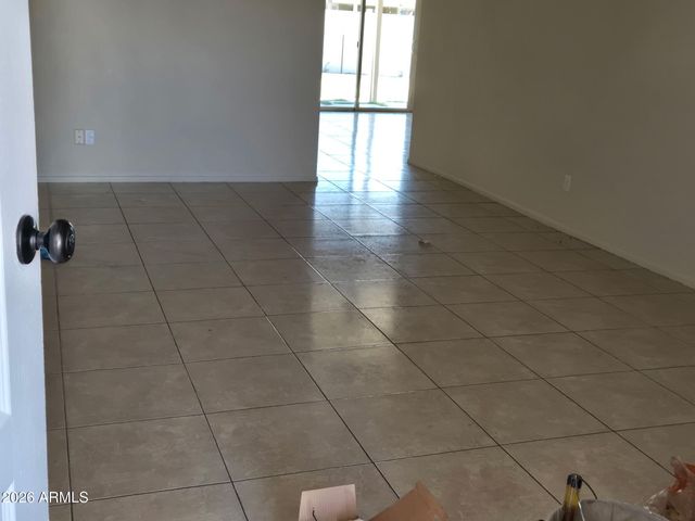 4413 W SHANGRI LA Road, Glendale, AZ 85304