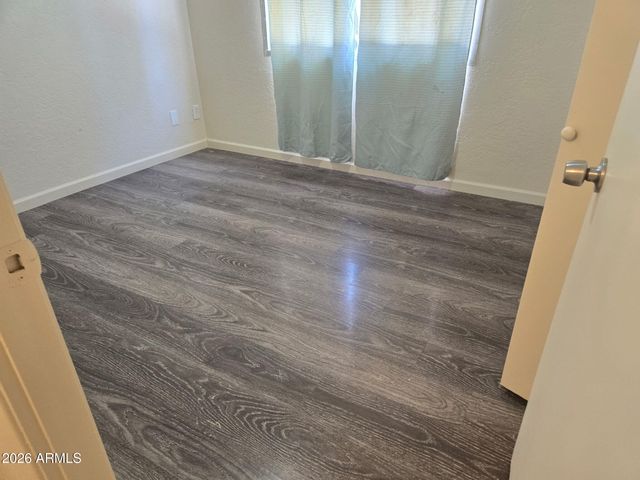 4413 W SHANGRI LA Road, Glendale, AZ 85304
