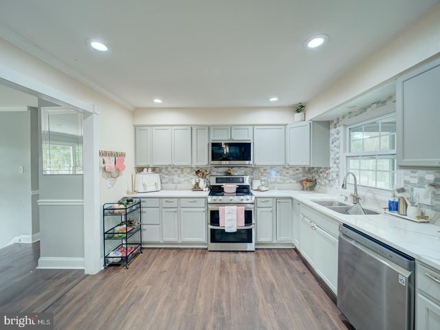 11286 LUCASVILLE RD, Manassas, VA 20112