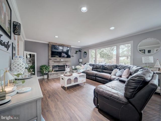11286 LUCASVILLE RD, Manassas, VA 20112