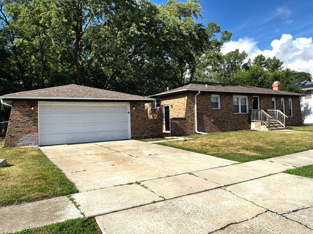2724 Lake Park Drive, Lynwood, IL 60411
