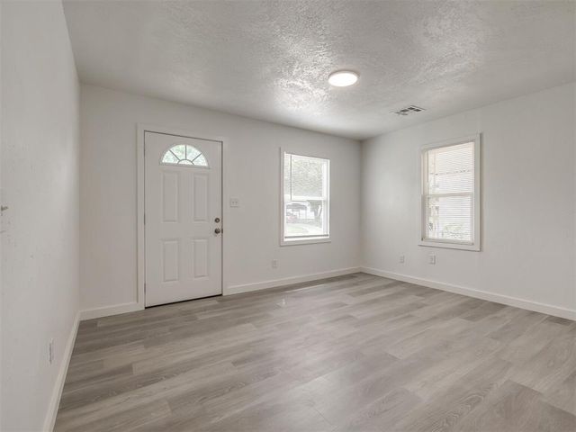 4029 SW 27th Street, Oklahoma City, OK 73108