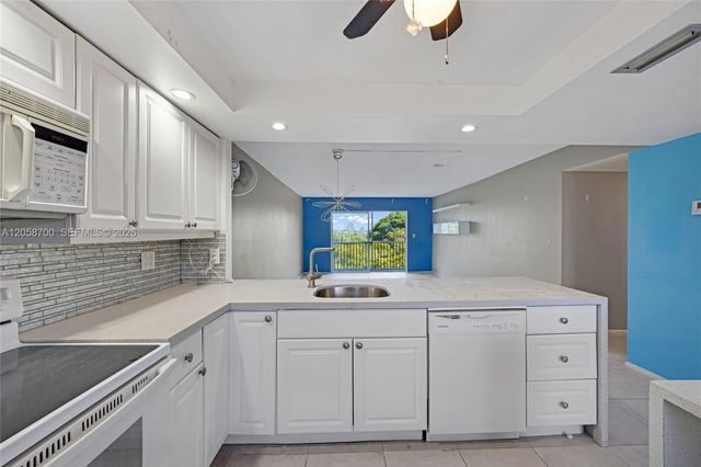 4800 Hillcrest Ln 402 402, Hollywood, FL 33021