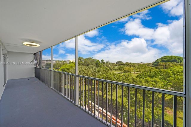 4800 Hillcrest Ln 402 402, Hollywood, FL 33021