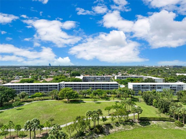 4800 Hillcrest Ln 402 402, Hollywood, FL 33021