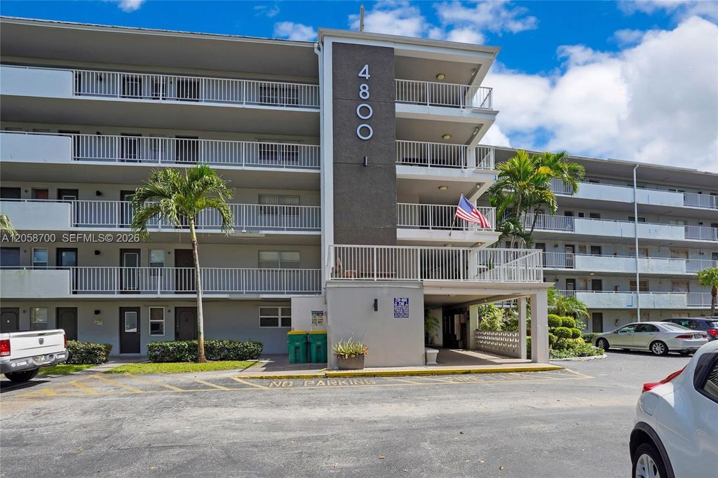 4800 Hillcrest Ln 402 402, Hollywood, FL 33021