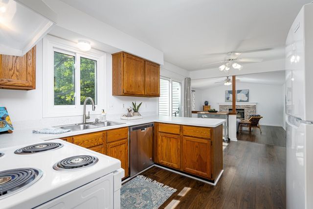 1414 Eastwood Circle, Saline, MI 48176