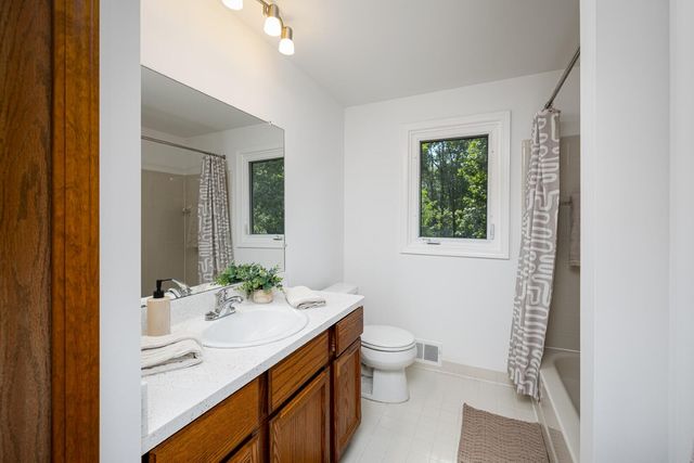 1414 Eastwood Circle, Saline, MI 48176