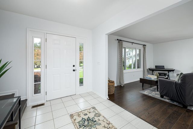 1414 Eastwood Circle, Saline, MI 48176