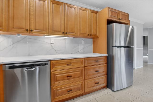 111 SE 14th Pl, Deerfield Beach, FL 33441