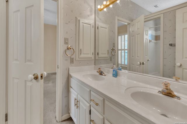 9702 Dove Shadow, San Antonio, TX 78230