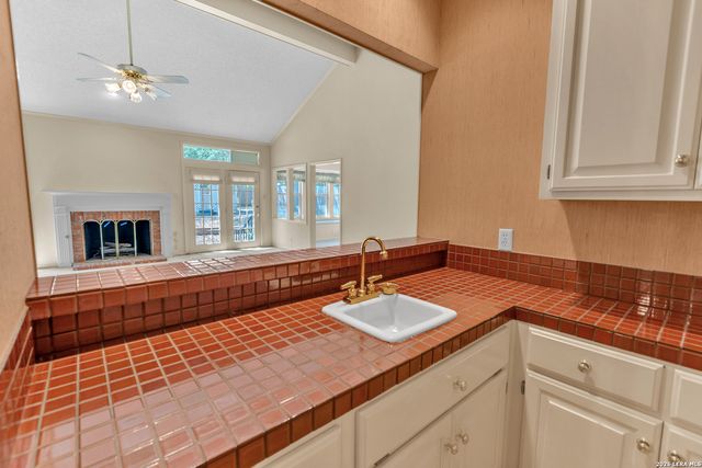9702 Dove Shadow, San Antonio, TX 78230